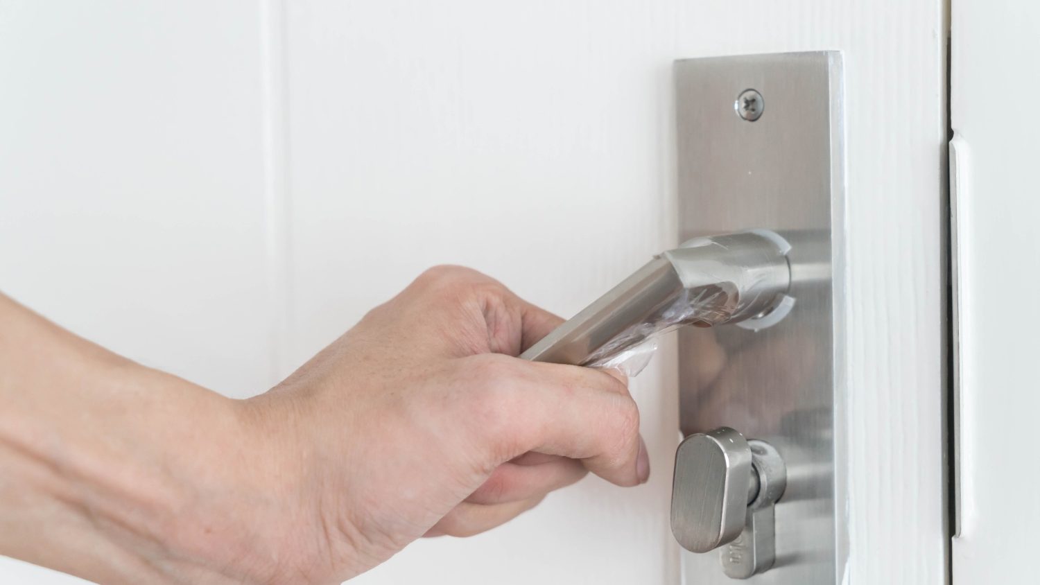 How Changing Your Locks Can Protect Your Family and Valuables | 2 | Locks Installation