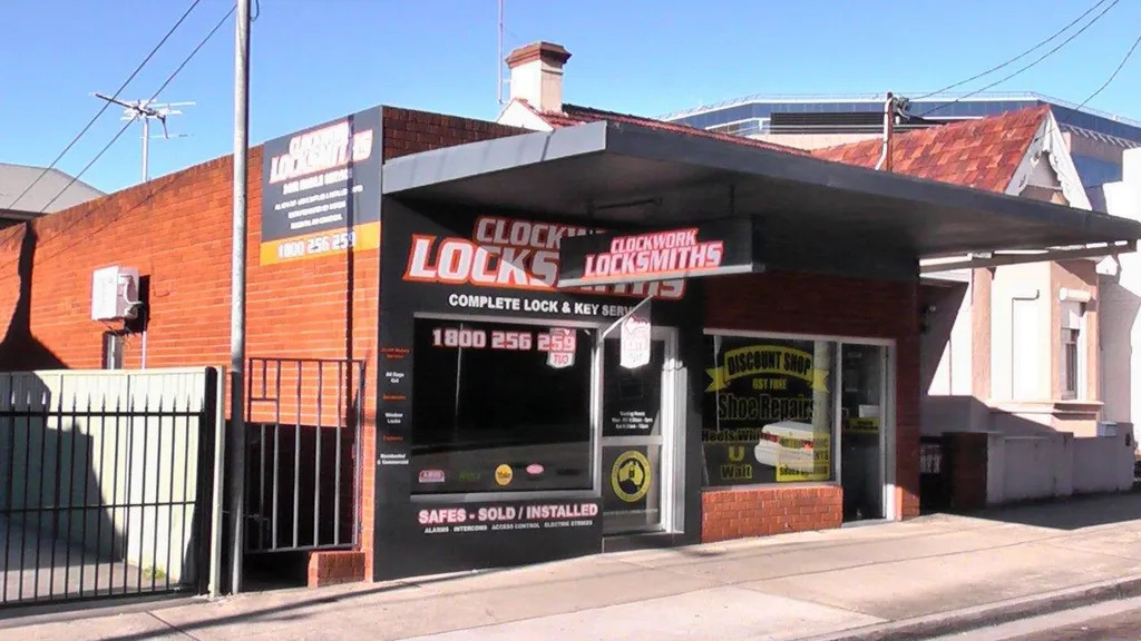 Locksmith Scams: How to Identify Fraudulent Services and Protect Yourself | 2 | Clockwork Locksmiths
